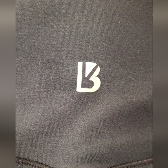 BuffBunny Crop Laser Cut-out Leggings - Picture 3 of 5